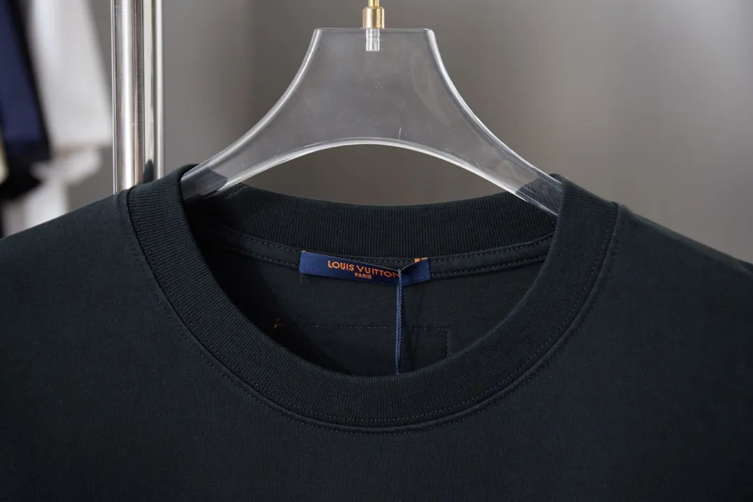 🅿️200 1V 25SS early spring new style short sleeves with embroidered letters, light luxury, a must-have item for daily commuting for men and women, correct version, welcome to compare, detailed features · 320 grams of 100% pure cotton double yarn jersey fabric · Special thickened 32 pieces of double yarn 1X1 thread in the same vat · Imported Tajima machine hollow embroidered letter logo. Ready-made garments are washed to make the embroidery softer · Double-needle sewing and cross-seam technology · Original main mark, washed tag, brand moisture-proof paper packaging Color: black/white/khaki Size: S/M/L/XL